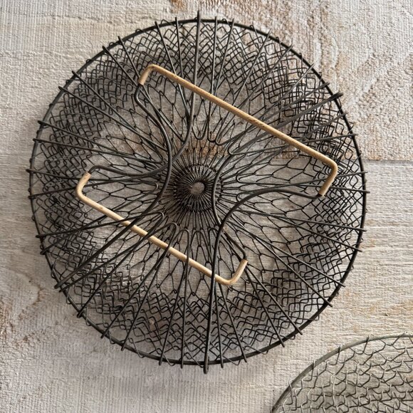 Set of Two Wire Mesh Kitchen Baskets - Collapsible Wire Strainers - Picture 2 of 6